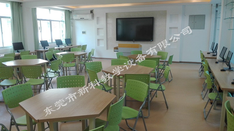<a href='http://m.bzker.cn' target='1' style='font-size:14px; font-weight:bold; color:#0080ff;'>創客實驗室</a>