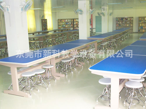 <a href='http://m.bzker.cn/chanpin/110-1.html' target='1' style='font-size:18px; font-weight:bold; color:#000000;'>圖書閱覽室</a>8
