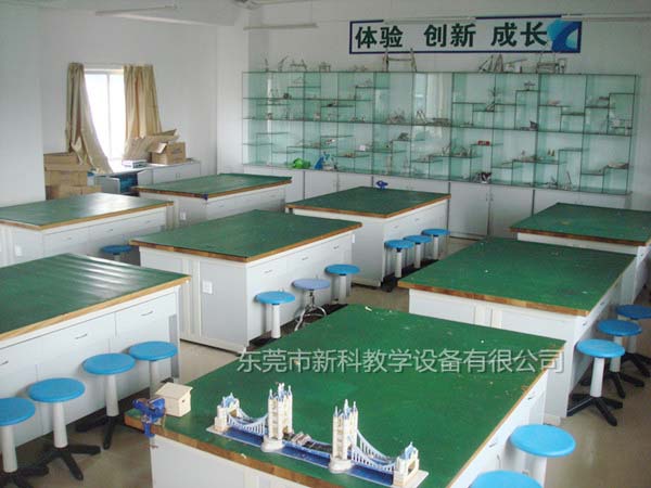 <a href='http://m.bzker.cn/chanpinyiji/37-1.html' target='1' style='font-size:18px; font-weight:bold; color:#ff0000;'>通用技術實驗室設備</a>
